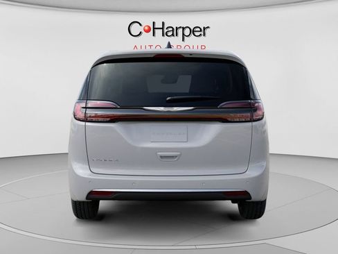 New 2026 Chrysler Pacifica Select FWD image 7