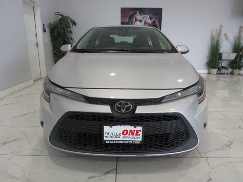 Used 2021 Toyota Corolla LE w/ Carpet Mat Package (TMS) FWD image 8