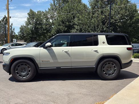 Used 2025 Rivian R1S Adventure AWD/4WD image 5