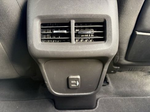 Used 2021 GMC Terrain SLE image 19