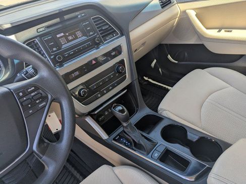 Used 2017 Hyundai Sonata SE FWD image 19