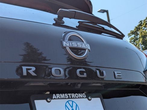 Used 2024 Nissan Rogue SV image 28