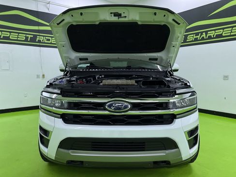 Used 2022 Ford Expedition Max Limited AWD/4WD image 4