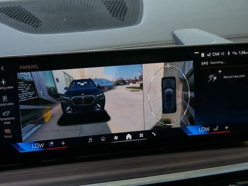 Used 2025 BMW X7 xDrive40i image 9