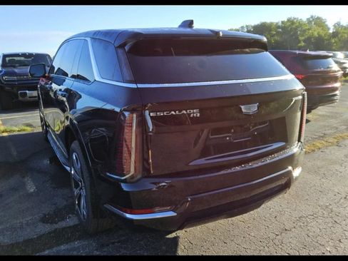 Used 2025 Cadillac Escalade IQ Luxury 1 w/ Smart Trailering package AWD/4WD image 5