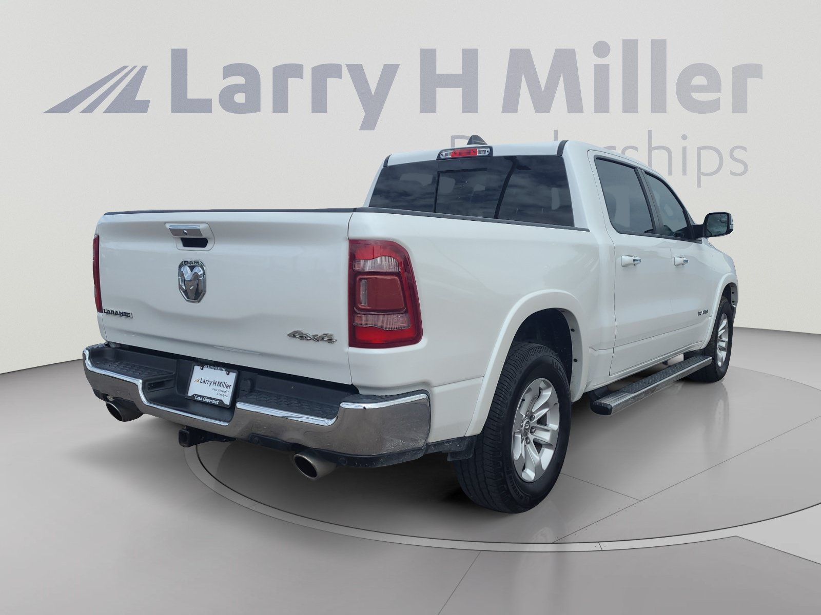 Used 2020 RAM 1500 Laramie AWD/4WD image 5