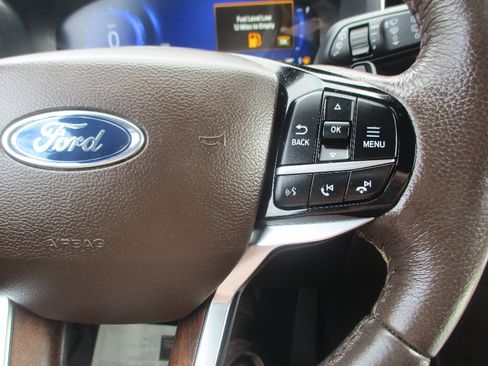 Used 2021 Ford Explorer King Ranch w/ Premium Technology Package image 13