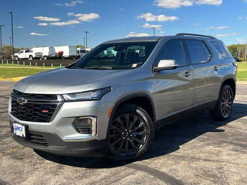 Used 2023 Chevrolet Traverse RS image 43