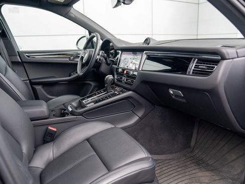 Certified 2025 Porsche Macan image 26