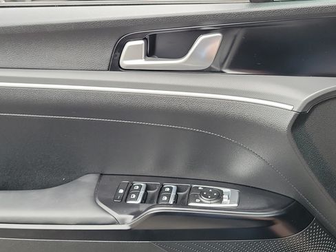 Used 2022 Kia K5 GT-Line FWD image 11