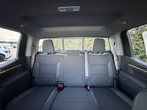 New 2026 GMC Sierra 1500 SLE image 3