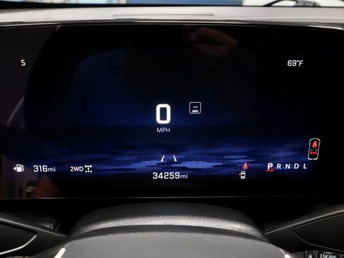 Used 2025 Chevrolet Equinox LT AWD/4WD image 30