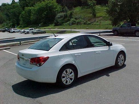 Used 2014 Chevrolet Cruze LS FWD image 24