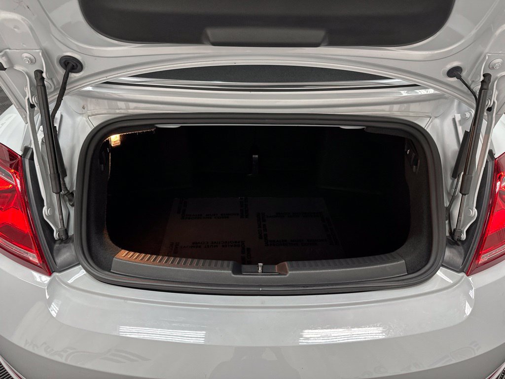 Used 2019 Volkswagen Beetle 2.0T SE FWD image 34