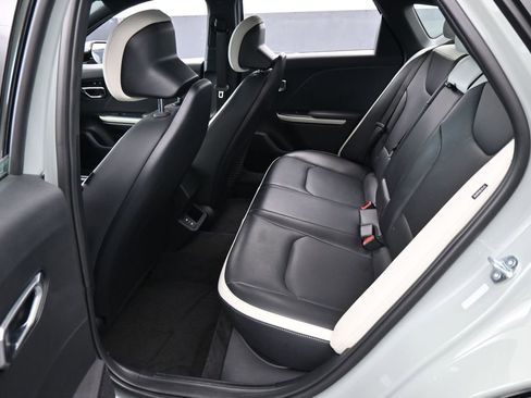 Used 2025 Kia K4 GT-Line w/ GT-Line Premium Package FWD image 38