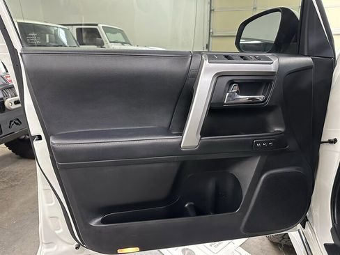 Used 2020 Toyota 4Runner Limited AWD/4WD image 25