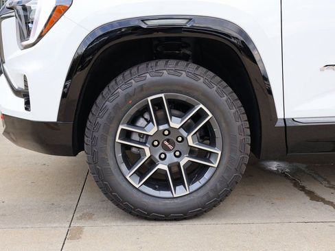 New 2026 GMC Terrain AT4 w/ Technology Package II AWD/4WD image 38