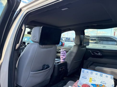 Used 2021 Chevrolet Suburban Z71 w/ Z71 Off-Road Package image 8