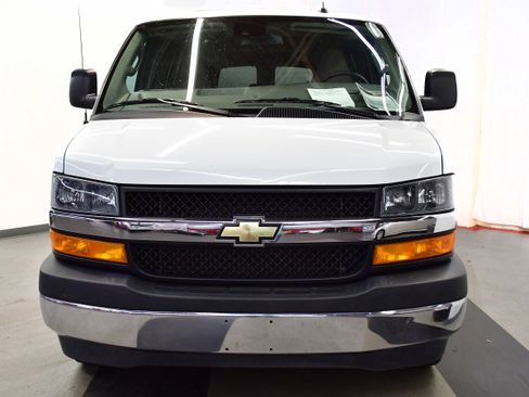 Used 2023 Chevrolet Express 3500 LT w/ LT Preferred Equipment Group RWD image 3