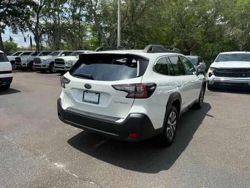 Used 2025 Subaru Outback Premium AWD/4WD image 10