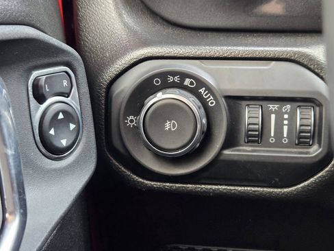 Used 2022 Jeep Wrangler Unlimited Sport image 21