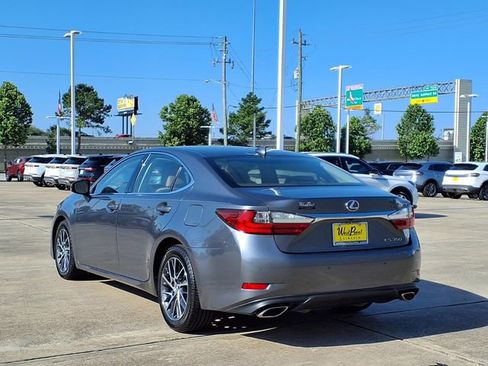 Used 2016 Lexus ES 350 w/ Luxury Package w/Wood Trim FWD image 23