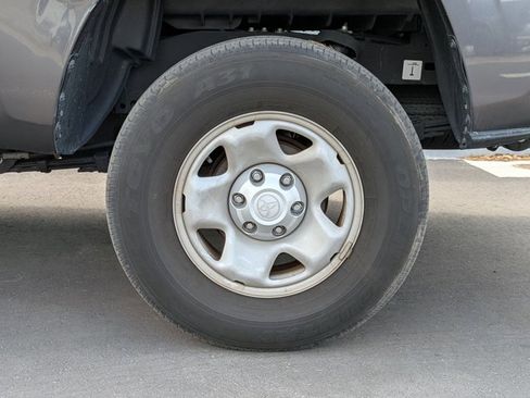 Used 2022 Toyota Tacoma SR w/ SR Convenience Package image 3