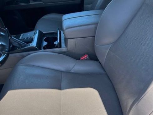 Used 2022 Lexus GX 460 Premium w/ Premium Package AWD/4WD image 14