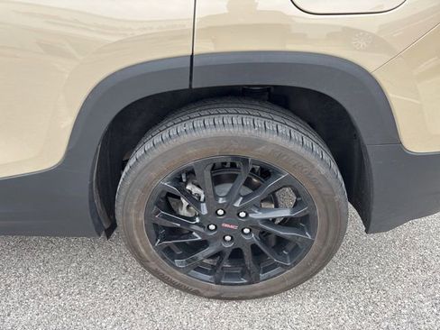 Used 2023 GMC Terrain SLE w/ Driver Convenience Package AWD/4WD image 5