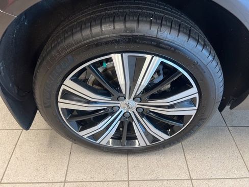 Used 2022 Volvo XC60 B6 Inscription w/ Protection Package Premier image 10