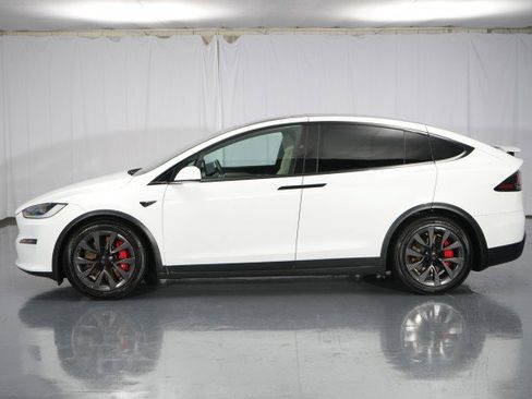 Used 2024 Tesla Model X Plaid image 2