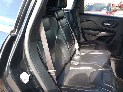 Used 2019 Jeep Cherokee Latitude Plus image 13