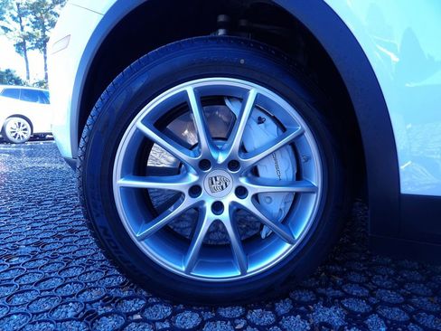 Used 2019 Porsche Cayenne image 29