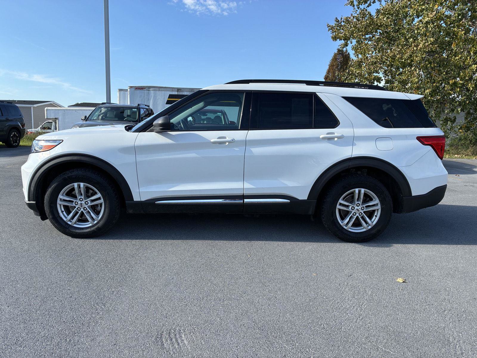 Used 2021 Ford Explorer XLT w/ Class III Trailer Tow Package AWD/4WD image 4