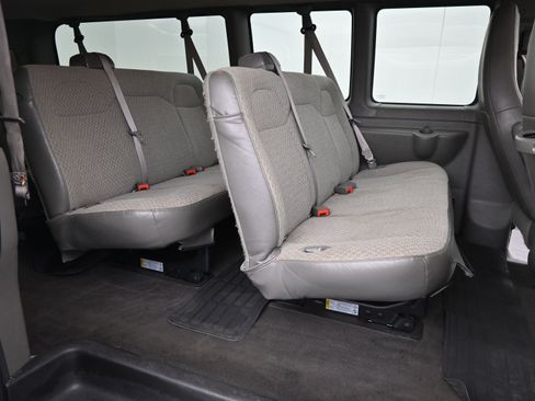 Used 2024 Chevrolet Express 3500 LT w/ LT Preferred Equipment Group image 18