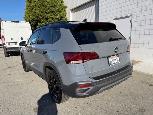 Used 2024 Volkswagen Taos SE image 4