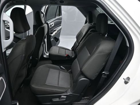 Used 2022 Ford Explorer XLT w/ Class IV Trailer Tow Package image 13