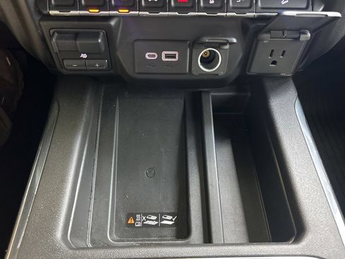 Used 2020 GMC Sierra 1500 AT4 w/ AT4 Premium Package AWD/4WD image 18