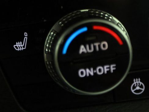 Used 2022 Mitsubishi Outlander SEL AWD/4WD image 29