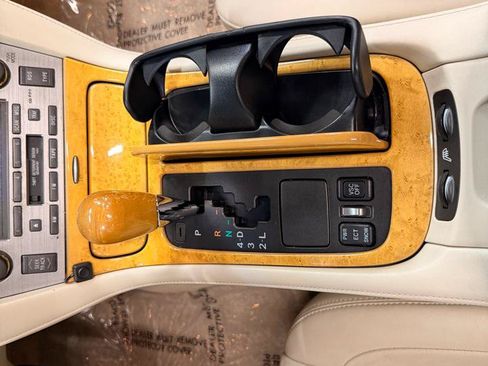 Used 2004 Lexus SC 430 Convertible RWD image 20
