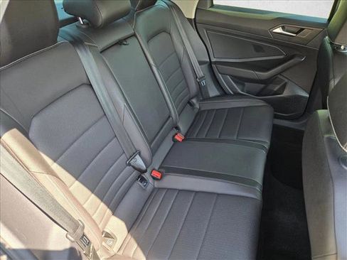 Used 2024 Volkswagen Jetta SE image 18