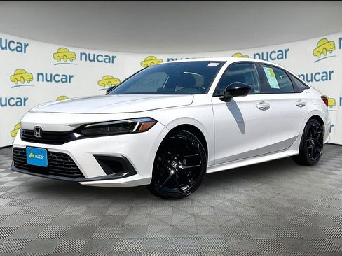 Used 2023 Honda Civic Sport image 3