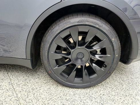 Used 2023 Tesla Model Y Long Range AWD/4WD image 9