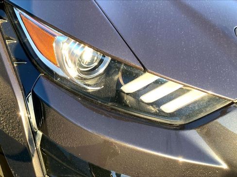 Used 2022 Ford Mustang Shelby GT500 w/ Carbon Fiber Track Pack image 27