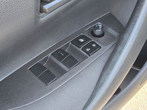 Used 2022 Toyota Corolla LE image 16