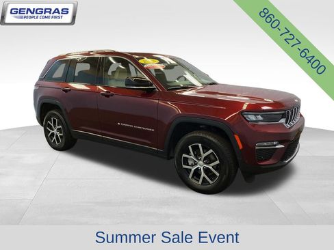 Certified 2025 Jeep Grand Cherokee Limited w/ Luxury Tech Group II AWD/4WD image 9
