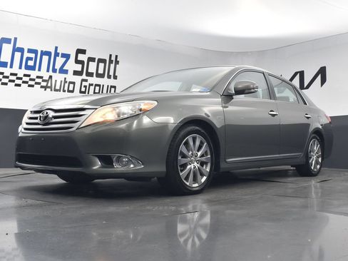 Used 2011 Toyota Avalon Limited FWD image 18