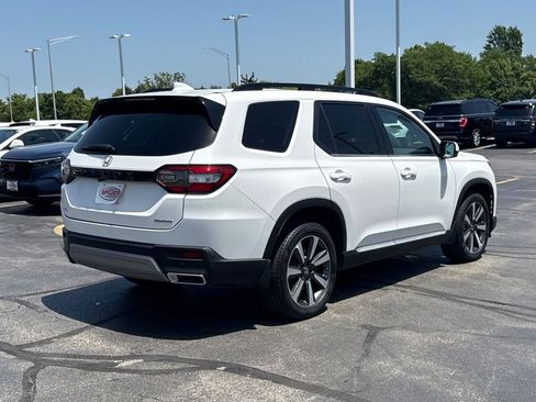 Certified 2024 Honda Pilot Touring image 11
