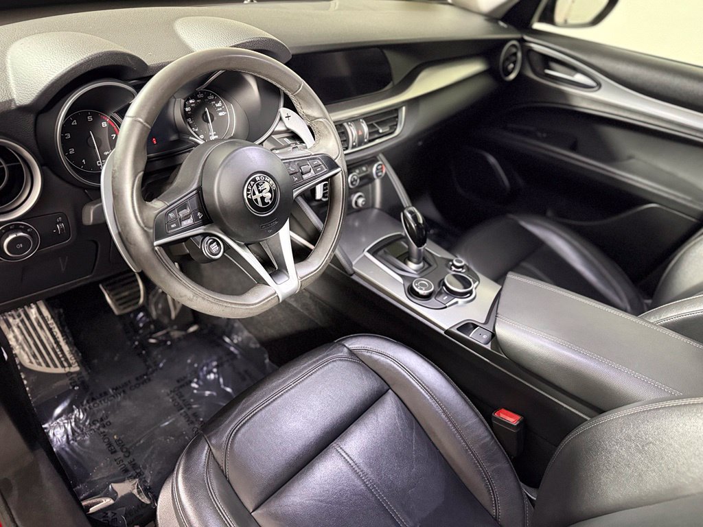 Used 2018 Alfa Romeo Stelvio Sport w/ Quick Order Package 22J Sport AWD/4WD image 19