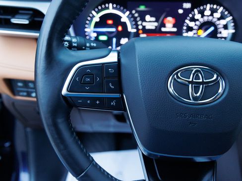 Used 2021 Toyota Highlander Platinum image 20